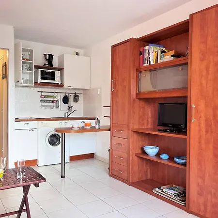 6 Couchages à 100m Avec Terrasse, Parking, Lave-linge Et Piste Cyclable Proche - Fr-1-251-550 Le Lavandou